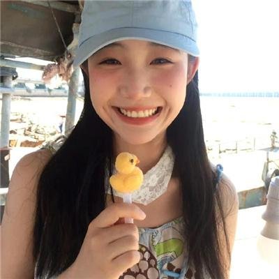 校服的裙摆